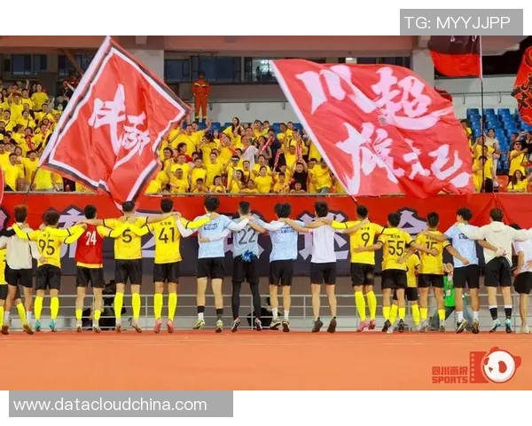 成都足球队灵活战术解析与球队发展新机遇探讨