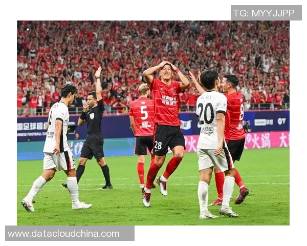 成都足球队技术实力飙升创新高引发全国关注与赞誉