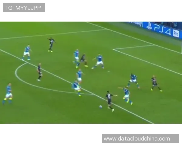 我心目中的足球之星是谁他带给我哪些感动与启发